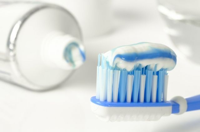 Jak wybrać najlepszą pastę do zębów? Dobra pasta do zębów chroni przed próchnicą, leczy i wybiela